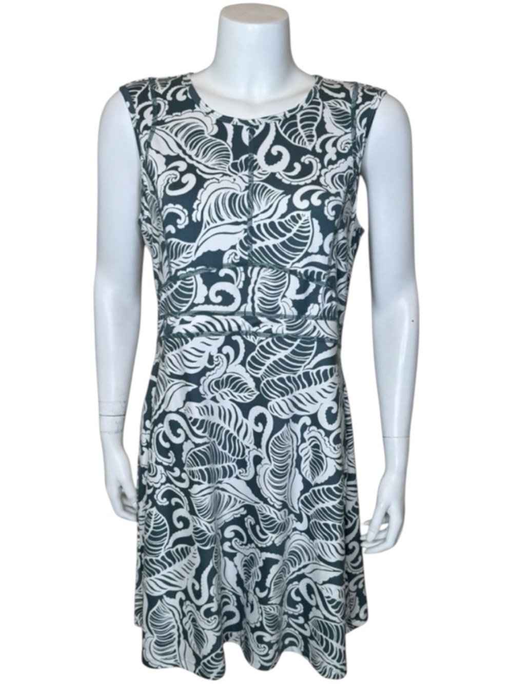 Title Nine Floral Dream Dress L Sleeveless Fit & Flare Sage Green White